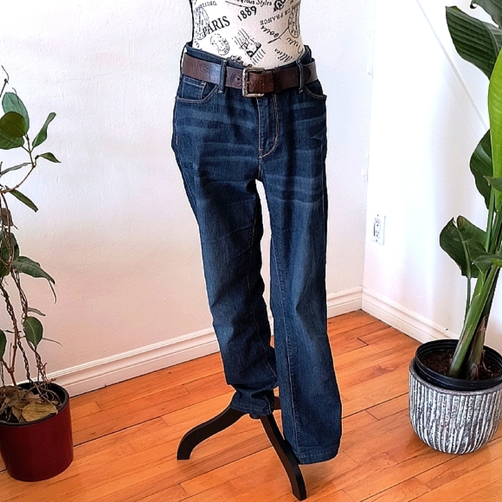Levi's Signature Women's Blue Jeans. Mid Rise. Classic. Size 32. Great Condition